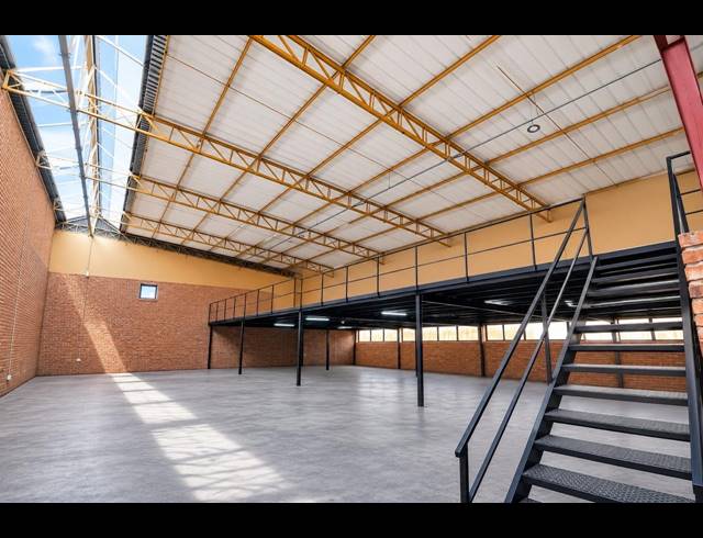 2,148M² WAREHOUSE TO LET IN LASER PARK